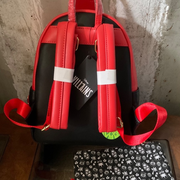 Disney Moana villains loungefly w/Coin bag - Picture 2 of 2